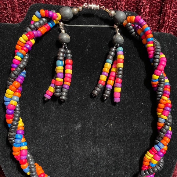 Colorful Beadwork Jewelry Set - Picture 4 of 5